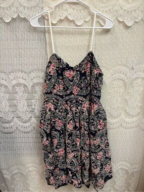 Navy Floral Spaghetti-Strap Sundress with p